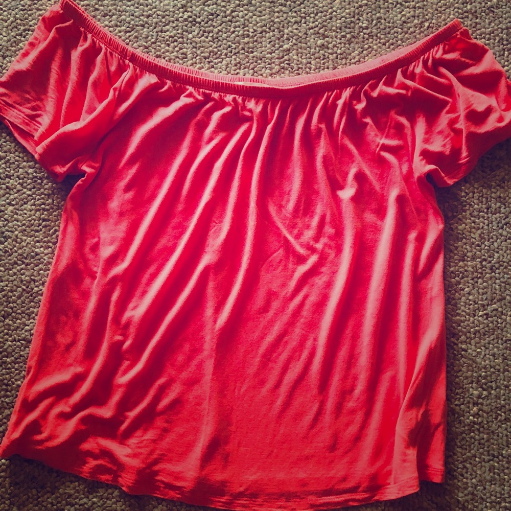 Off shoulders blouse